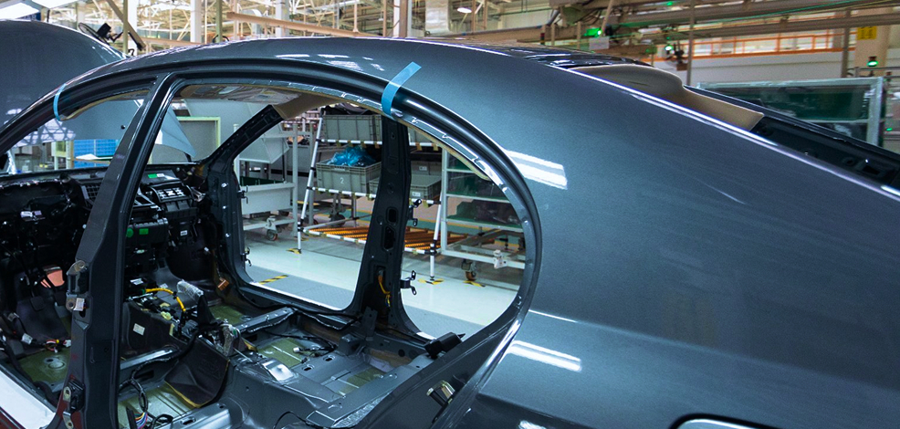 アンツエンジニアリングのオフィスで働く社員の様子